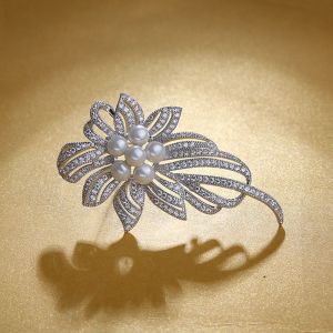 ARTMU Wedding Party Coat Alloy Crystal Gifts For Women Rhinestone Bouquet Jewelry Accessories Brooches Pins Corsage