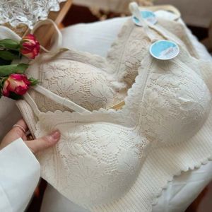 SUNNYDOLL กันกระแทกและกันกระแทก บราไร้สายลายดอกไม้ ฟิตติ้ง ป้องกันการหย่อนคล้อย ชุดชั้นในไร้ตะเข็บ สะดวกสบายสบายๆ ชุดชั้นในชุดชั้นในสตรี บราเสื้อกั๊กลูกไม้ สำหรับผู้หญิง