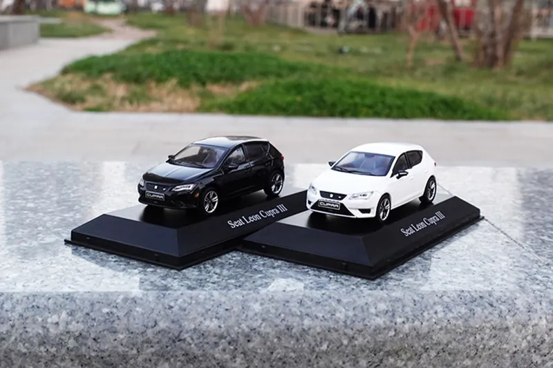 1:43 Seat Leon Cupra Limited Collector Edition Metal Diecast Model