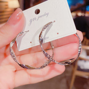 YIN WEI 2024 new earrings womens earrings silver cold wind bowknot ear ring ring show face small hot earrings