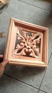 Dekorasi Dinding Kepingan Loster Lis Keliling 25x25 Ornamen Ukiran Tempel