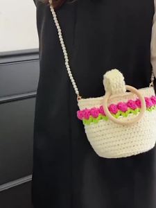 New cute handmade woven tulip bag summer floral bag crocheted yarn finished product crossbody bag phone bag