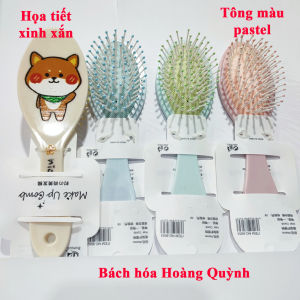 Lược gai gỡ rối tóc tạo kiểu tóc massage da đầu loại OVAL cán nhựasize nHỎ họa tiết ngẫu nhiên.