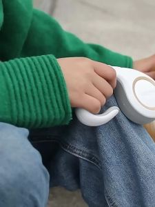 Smooth Retractable Dog Lead One Hand Operation One Button Lock Anti-Burst Design Light Comfort Grip Puppy Walking Rope