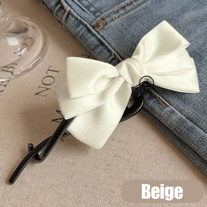 Korean%20Satin%20Bow%20Banana%20Hair%20Clip%20Elegant%20Ribbon%20Hair%20Clip%20Women%20Hair%20Accessories%20Daily%20&%20Office%20Wear%20%E9%9F%A9%E5%BC%8F%E7%BC%8E%E9%9D%A2%E8%9D%B4%E8%9D%B6%E7%BB%93%E9%A6%99%E8%95%89%E5%A4%B9%E4%BC%98%E9%9B%85%E5%8F%91%E9%A5%B0%E5%A5%B3%E5%A3%AB%E5%8F%91%E5%A4%B9%20-%20Image%205