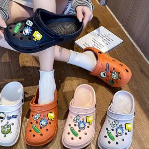 [Free Shipping] Womens perforated sandals for operating room office beach high-heeled thick-soled closed-toe nurse summer new style outdoor sandals