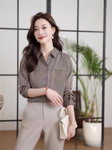 AMMIN เสื้อเบลาส์แขนยาวพิมพ์ลายทางวินเทจเสื้อเบลาส์เสื้อชีฟองหญิงสไตล์เกาหลีเสื้อเบลาส์หรูหรากระดุมแถวเดียว2024ฤดูใบไม้ผลิและฤดูใบไม้ร่วง