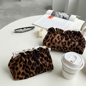 Thời trang Phụ nữ Ngọc trai Dây kéo Túi trang điểm Dung tích lớn Đồ vệ sinh cá nhân Du lịch Tổ chức Túi dành cho Quý cô Da báo In Túi trang điểm Quà tặng2026