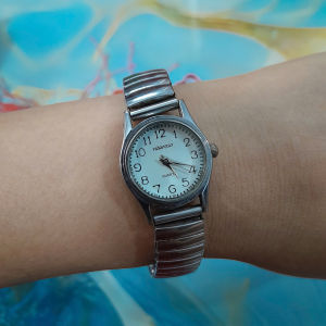 Đồng hồ nữ vitaroso dây chun second hand si nhật- đã qua sử dụng