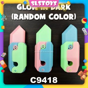 [ Ready Stock ] 3D Gravity Carrot Knife Toy LED Lighting Glow In Dark Fidget Spinner Stress Relief Toys 萝卜刀 解压神器
