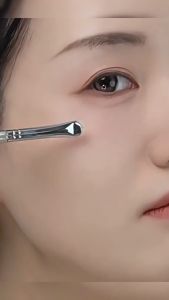 Zendro Makeup Brush Ultrathin Curved Eye Brush Multi-use Tool for Eyeliner Under Eyebrow Shadow 1Pc