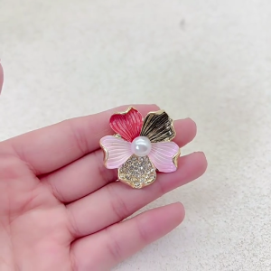 Delicate Flower Enamel Jewelry Offering Beauty and Comfort Delicate Clothing Jewelry Elegant Pin for Various Occasion
