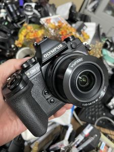 Máy ảnh Olympus OM-D E-M1