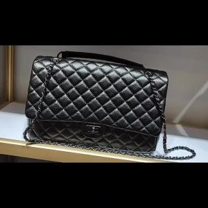 New large-capacity womens bag-style chain quilted bag versatile and fashionable crossbody bag summer womens handbag