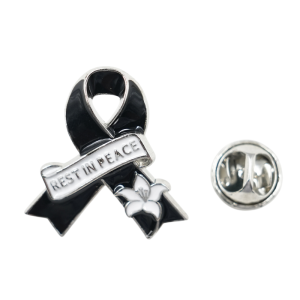 เครื่องประดับหน้าอก การแสดงความเสียใจ เคร่งขรึมและมีศักดิ์ศรี ในความทรงจำ ฝีมือประณีต กิจกรรมรำลึก