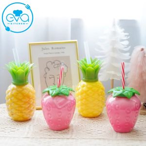 Bình Đựng Nước Nhựa Kiểu Dáng Trái Cây 500 Ml Gồm Mẫu Quả Dâu Tây Và Quả Dứa ( Khóm) Tặng Kèm Ống Hút Hoặc Móc Khoá Cute