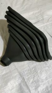 Cao su chụp bụi cần số Howo 371 chụp bụi cần số xe tải xe ben xe đầu kéo Howo chụp cần số hổ vồ bao cần số xe Howo....VIE PARTS