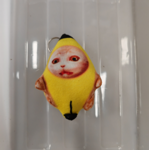 พร้อมส่ง จี้พวงกุญแจ จี้ตุ๊กตา ร้องให้ มีเสียง 10/15ซม.กล้วยแมว