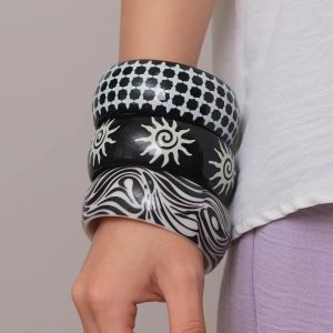 BETTERFORM Đen Trắng Màu Sắc Vòng tay bản rộng Họa tiết sọc không đều Hình tròn Vòng tay xếp chồng kiểu chunky Sáng tạo Phong cách tối giản Vòng tay hình học tròn dành cho phụ nữ