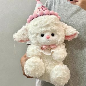 จัดส่งทันทีตุ๊กตาแกะสวมหมวกวันเกิด 25 ซม. ของขวัญวันเกิด ยอดนิยม ของขวัญสุดน่ารักสำหรับผู้หญิงส่งหมวกวันเกิดและถุงของขวัญ