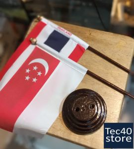ธงไทย ธงสิงคโปร์ ไทย สิงคโปร์ THAILAND SINGAPORE ธงนานาชาติ ธงตั้งโต๊ะแบบไขว้ ขนาด 14×20cm