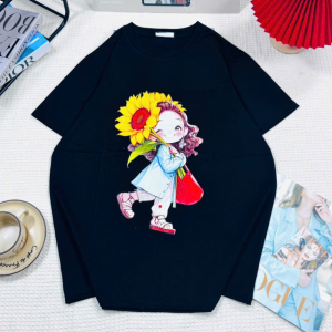 Áo thun nữ local brand Gucaa Việt Nam in hình cô bé cầm bó hoa cute