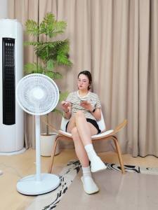Standing Fan Cooling Fan Electric Standing Fan Strong Wind Flat Wind Fan Energy Saving and Power Saving Stand Fan Standing