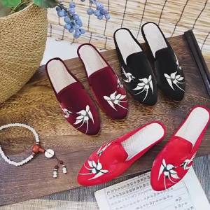 [Free Shipping] Slippers Pointed Toe Fashion Casual Mule Sandals WomenS Shoes Shiny Fabric Half Slippers