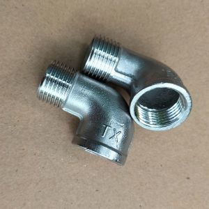 2 cái cút (góc) một đầu ren trong và một đầu ren ngoài 1/2 inch-21mm.