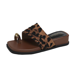 [Free Shipping] New Stylish And Comfortable Beach Sandals With A Wide Heel And Toe Loop Design Perfect For Women To Wear Outdoors In Summer Featuring A Retro Style And Thick Soles For 2026