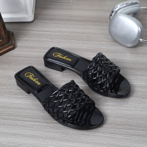Womens stylish simple lightweight and convenient travel sandals