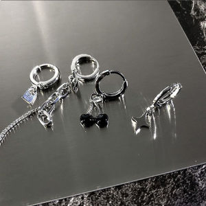 【Local Delivery】Six-piece Set Black Love Earrings 2022 New Fashion Temperament Ear Buckle Cool Girl Hoop Earrings For Women Jewelry Gift Accessories