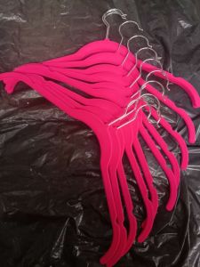 hanger/gantungan bludru butik(harga jual lusinan)