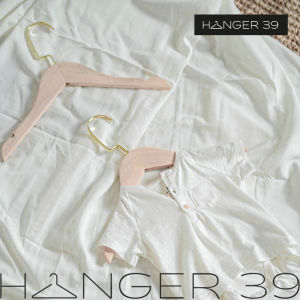 ไม้แขวนเสื้อ ไม้แขวนเสื้อเด็ก ไม้แท้ รุ่น 905 เด็ก มีร่องคล้องสายเสื้อ 12 ไม้