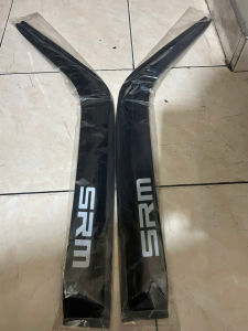 Vè che mưa xe tải van SRM 30Ivè che mưa srm 30i vè nhựa đen dẻo dày đẹpchất lượng có sẵn keo dán giá 1 cặp.MST90