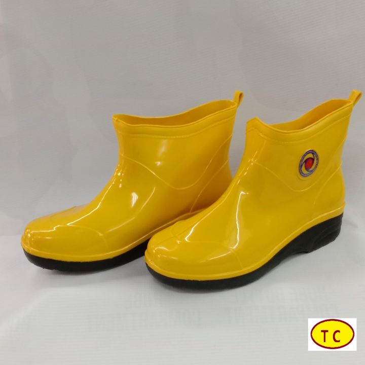 Low cut hot sale rubber boots