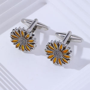 1Pair New Retro Leaf Flower Sunflower Shaped Cufflinks Mens Fashion Versatile Party Shirts Cuff Links Luxury Accessories