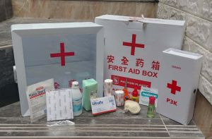 Kotak P3K Dinding Lengkap Paket Murah udah ada isi lengkap dan komplit