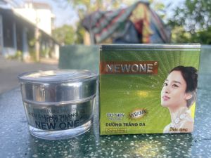 Kem Dưỡng Trắng _ Nám _ Tàn Nhang _ Tái Tạo Da Phục Hồi Da Hư Tổn Newone Ốc Sên 10 Tác Dụng ( 15g )