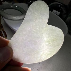 JAKZ กัวซาหยก หยกพม่าแท้ หยกพม่าเนื้อดี Jadeite A ผิวพรรณอ่อนเยาว์ เปล่งประกาย รอยลดย่น ดูสุขภาพดี