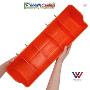 Viddavet Plastic Piglet Feeder 5 Plastic Nursery Pig Feeder 5 holes Piglet Feeder slots