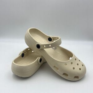 Crocs Giày lỗ ba lê khoét lỗ chống trượt thoáng khí nhẹ đi biển giày cho y tá và mẹ có nhãn mác mùa hè.