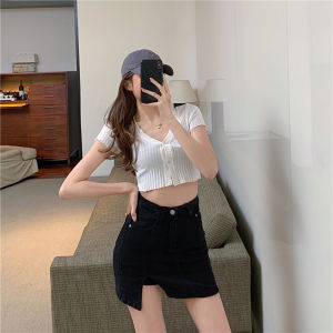 LHMonday  พร้อมส่ง กระโปรงยีนส์ทรงเอแฟชั่น  รุ่นนี้ทรงสวย พลางหุ่นเวอร์ รูปทรงเอผ่าหน้าสุดเก๋ ไม่ว่าแต่งแนวไหนก็เริสมาก รุ่นนี้เค้าแมทช์ได้ทุดลุคเลย ราคาถูกสุดคุ้ม