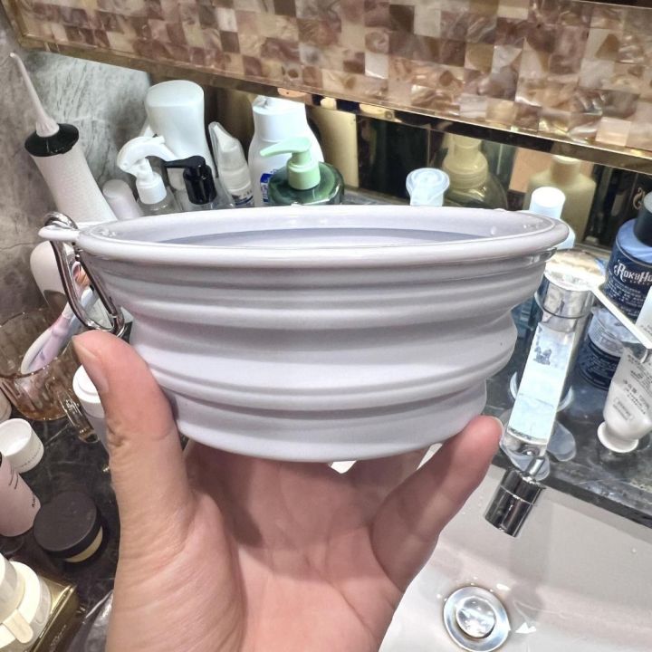 Plastic%20Folding%20wash%20Basins%20Portable%20Folding%20Wash%20Face/Ass%20Basins%20Baby%20Bath%20Basin%20Wash%20Basin%20Outside%20baby%20travel%20essentials%20can%20hang%20on%20the%20bag%20-%20Image%205