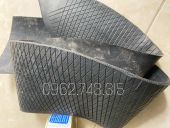 Tấm cao su bọc đế giày bị mòn bằng lốp ô tô