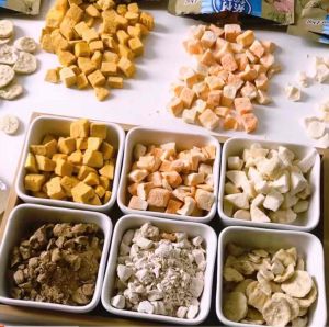 Petio Japan Dog food Dog snack Pet food Pet snack Hamster food Freeze Dried Carrot Pumpkin Mix Fruit Vegetable派地奥犬用冻干南瓜胡萝卜什锦水果蔬菜鸡小胸鸡肝零食