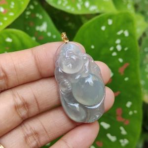 Old Mine Natural Type A Jadeite with NGI Gemstone report - A Highly Translucent Icy Variety Pendant weight 9.99 grams 38.8 * 21.72 * 8.16 mm plus 18k gold clasp Very fine grain crystal aggregate and very good translucency Myanmar Jadeite (18kp5)