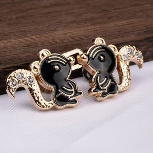 trouser pin to adjust the waist of pants Cute and convenient miniature animal-shaped