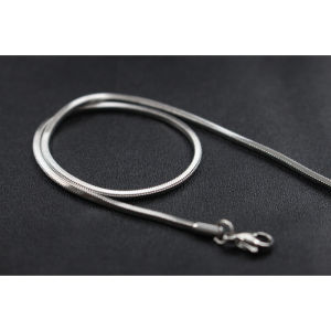 KALUNG TITANIUM PRIA WANITA MODEL BELUT SILVER ANTI KARAT TERLARIS