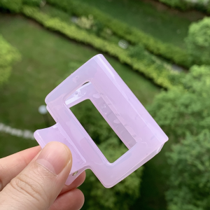 [SG Seller | Light & Tight] 5cm Medium Size Korean Vintage Amber Acrylic Hair Claw Grip Clip texture hollow ins high-quality hairpin top clip for women